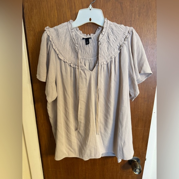 torrid Tops - EUC tan/camel colored short sleeve top by Torrid, size 1 (14-16)